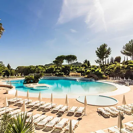2 Pieces En Rez-de-jardin Avec Vue Mer, Piscine Et Parking A Saint-raphael - Fr-1-504-567 *